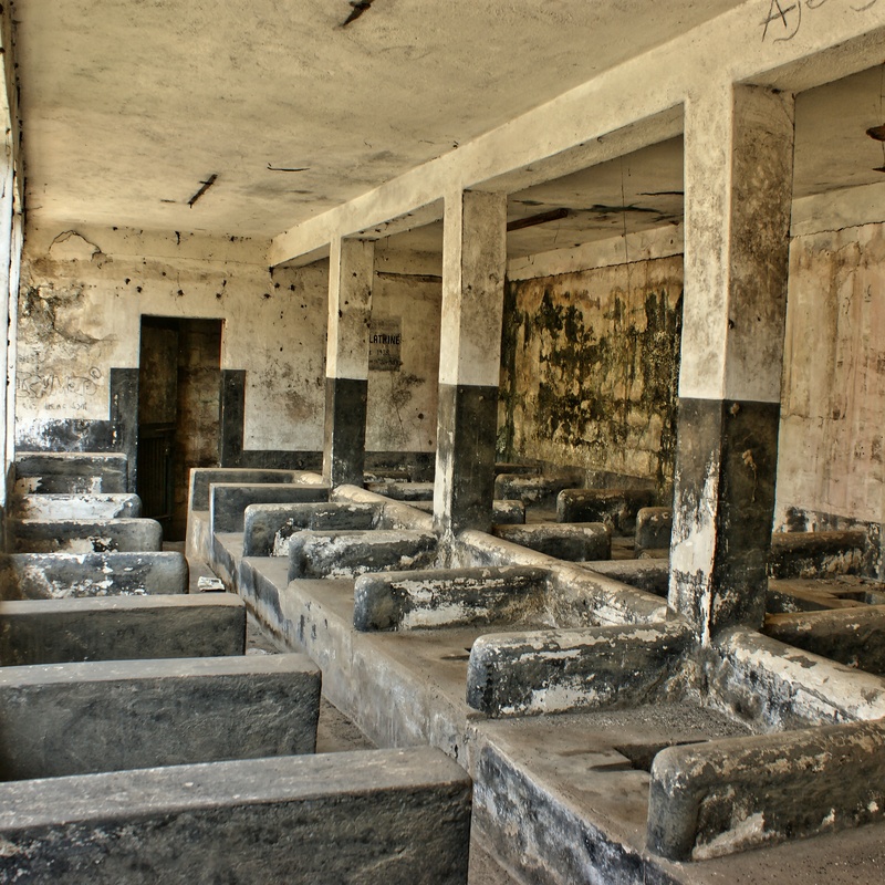 British build Roman latrines for Ussher Fort Prison, Accra